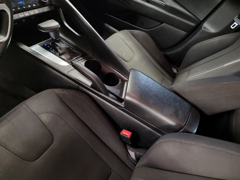 Used 2022 Hyundai Elantra SEL w/ Cargo Package FWD image 26