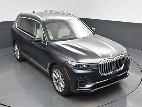 Used 2022 BMW X7 xDrive40i w/ Executive Package image 47