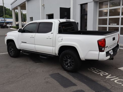 Used 2023 Toyota Tacoma SR5 w/ Technology Package AWD/4WD image 20
