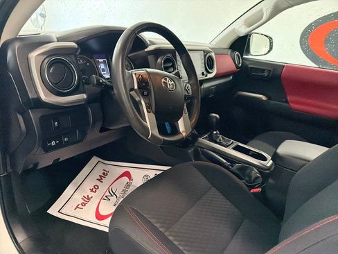 Used 2023 Toyota Tacoma SR5 RWD image 11