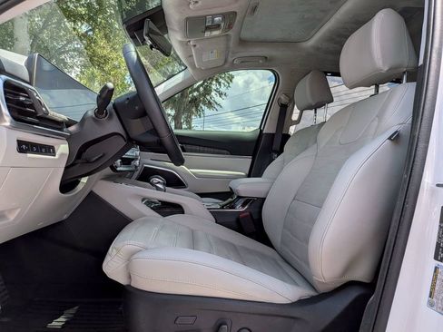 Used 2024 Kia Telluride SX Prestige AWD/4WD image 2