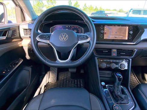 Used 2022 Volkswagen Taos SEL image 5