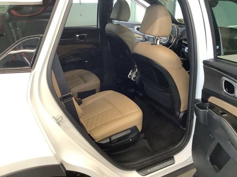 Certified 2024 Kia Sorento SX Prestige w/ Olive Brown Leather Package AWD/4WD image 22