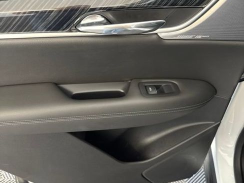 Used 2024 Cadillac XT6 Premium Luxury w/ Technology Package FWD image 29