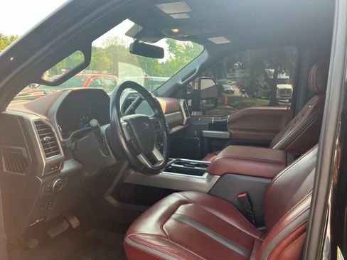 Used 2022 Ford F250 Platinum AWD/4WD image 11