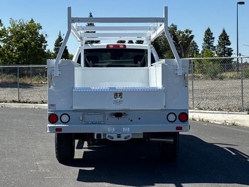 New 2026 RAM 3500 Tradesman AWD/4WD image 4
