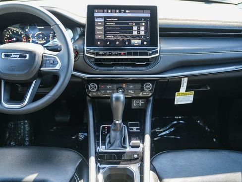 Used 2023 Jeep Compass Altitude image 11