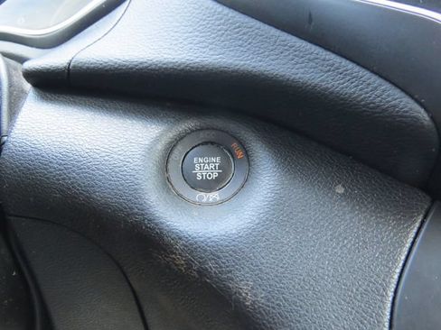 Used 2021 Jeep Cherokee Limited AWD/4WD image 22