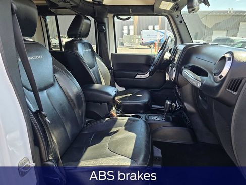 Used 2015 Jeep Wrangler Unlimited Rubicon w/ Max Tow Package AWD/4WD image 16