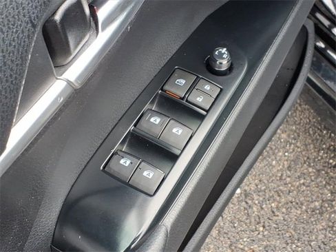 Used 2020 Toyota Camry SE image 15