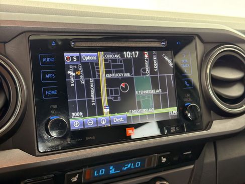 Used 2017 Toyota Tacoma TRD Off-Road image 25