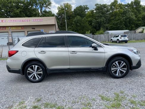 Used 2019 Subaru Outback 2.5i Limited w/ Popular Package #2 AWD/4WD image 4