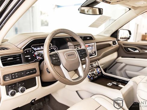 Used 2021 GMC Yukon XL Denali w/ LPO, Illumination Package AWD/4WD image 21