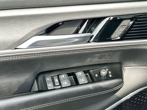 New 2026 Jeep Grand Wagoneer L Limited AWD/4WD image 13