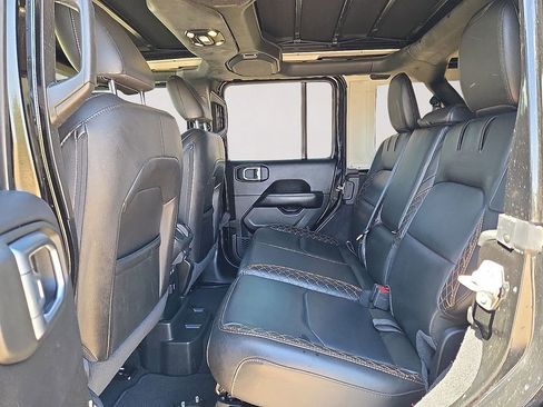 Used 2023 Jeep Wrangler Unlimited Sahara AWD/4WD image 15