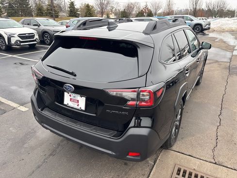 Certified 2025 Subaru Outback Onyx Edition image 3