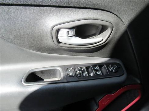 Certified 2023 Jeep Renegade Trailhawk AWD/4WD image 20