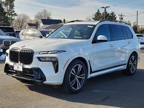 Certified 2024 BMW X7 xDrive40i w/ M Sport Package image 3
