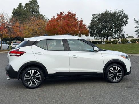 Used 2019 Nissan Kicks SV w/ Exterior Package image 6