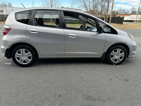 Used 2011 Honda Fit image 6