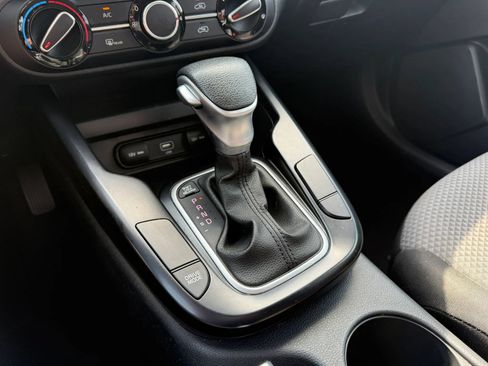 Used 2022 Kia Soul LX FWD image 19