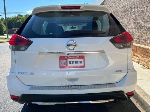 Used 2017 Nissan Rogue S AWD/4WD image 5