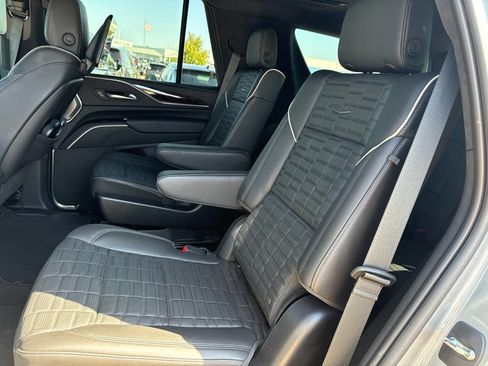 Used 2023 Cadillac Escalade Sport Platinum w/ LPO, ONYX Package AWD/4WD image 7