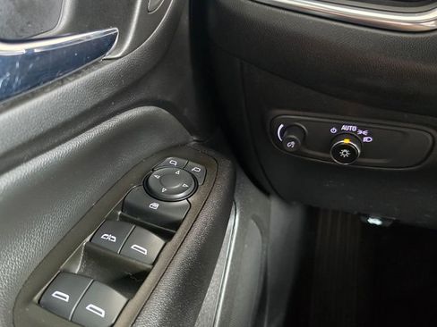 Used 2023 Chevrolet Equinox LT image 22