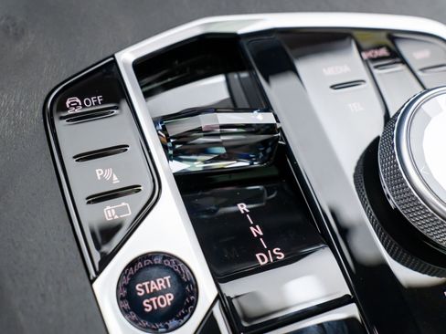 New 2026 BMW X5 xDrive50e w/ Executive Package image 24