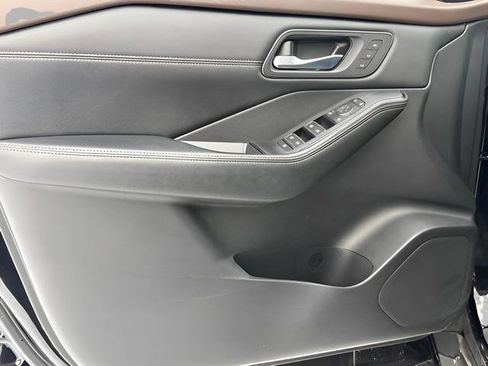 Used 2023 Nissan Rogue SL w/ SL Premium Package image 14