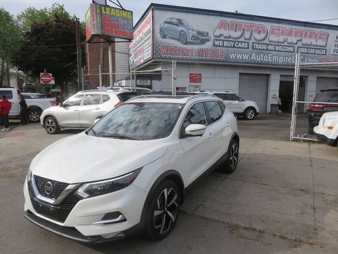 Used 2021 Nissan Rogue Sport SL w/ Premium Package AWD/4WD image 2
