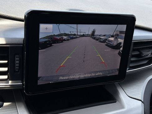 Used 2024 Ford Explorer XLT w/ Equipment Group 202A AWD/4WD image 17