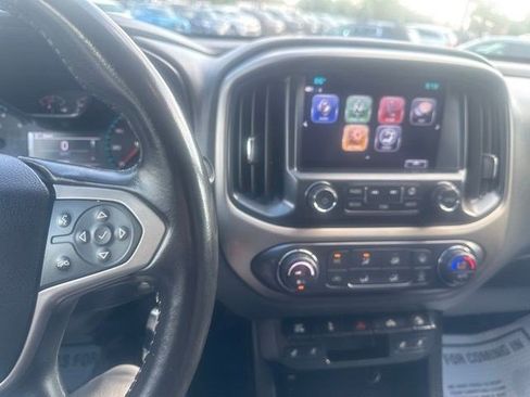 Used 2018 Chevrolet Colorado Z71 AWD/4WD image 21