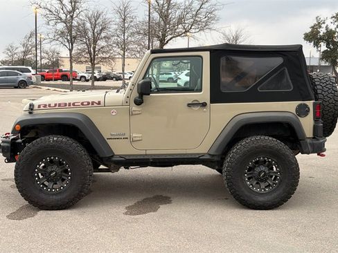 Used 2017 Jeep Wrangler Rubicon image 2