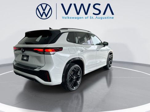 New 2026 Volkswagen Tiguan SE R-Line AWD/4WD image 8
