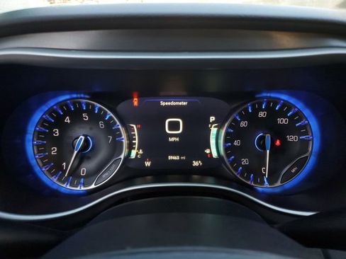 Used 2024 Chrysler Pacifica Touring-L image 30