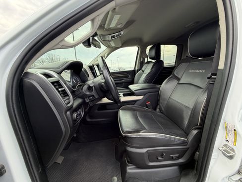 Used 2024 RAM 2500 Laramie AWD/4WD image 11