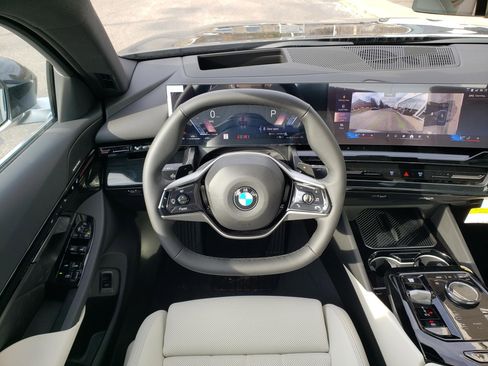 New 2026 BMW 530i xDrive image 16