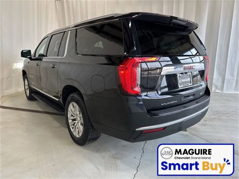 Used 2022 GMC Yukon XL SLT w/ SLT Premium Package image 27