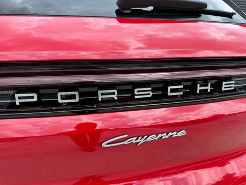 Certified 2025 Porsche Cayenne E-Hybrid AWD/4WD image 12