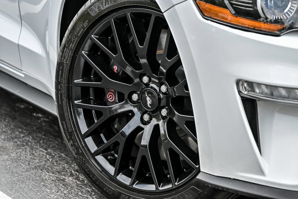 Used 2018 Ford Mustang GT w/ GT Performance Package RWD image 3