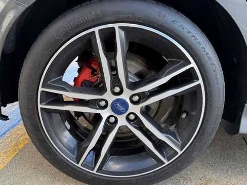 Used 2018 Ford Focus ST image 37