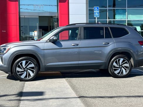 Used 2024 Volkswagen Atlas SE FWD image 7