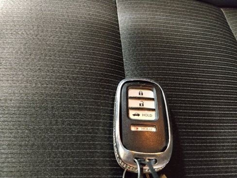 Used 2018 Honda Accord Sport image 32