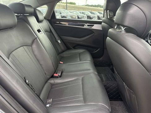 Used 2018 Genesis G80 3.8 RWD image 12