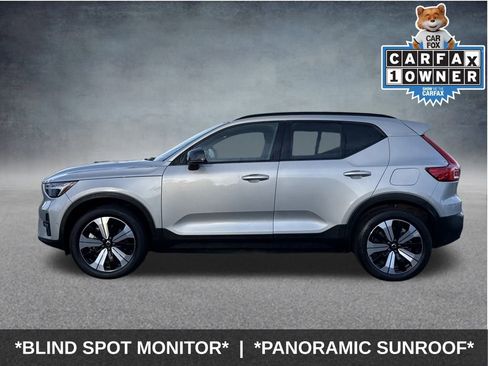 Used 2023 Volvo XC40 Recharge Plus image 5