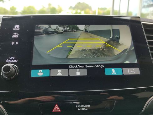 Used 2021 Honda Pilot Touring image 10