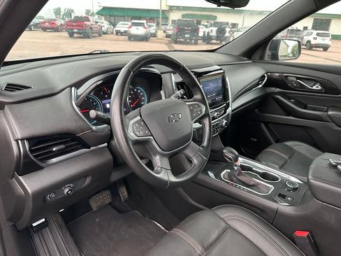 Used 2023 Chevrolet Traverse RS AWD/4WD image 12