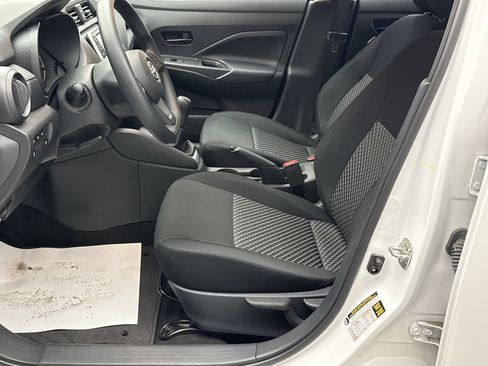 Used 2024 Nissan Versa S FWD image 11