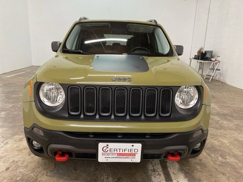 Used 2015 Jeep Renegade Trailhawk w/ Premium Leather Group image 2